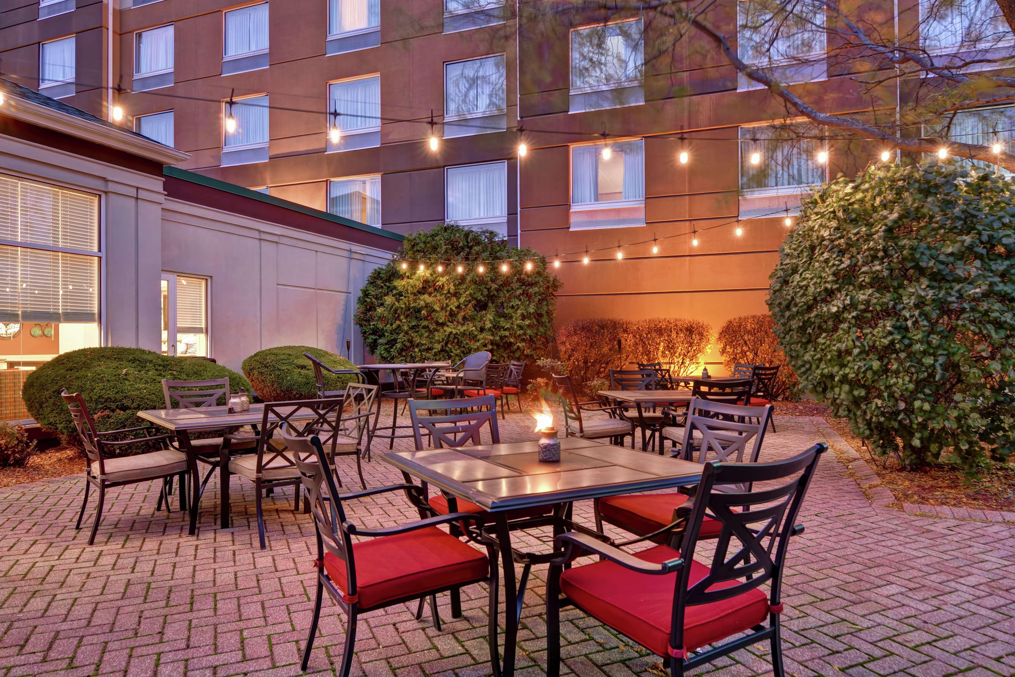 Hilton Garden Inn Appleton/Kimberly Bagian luar foto
