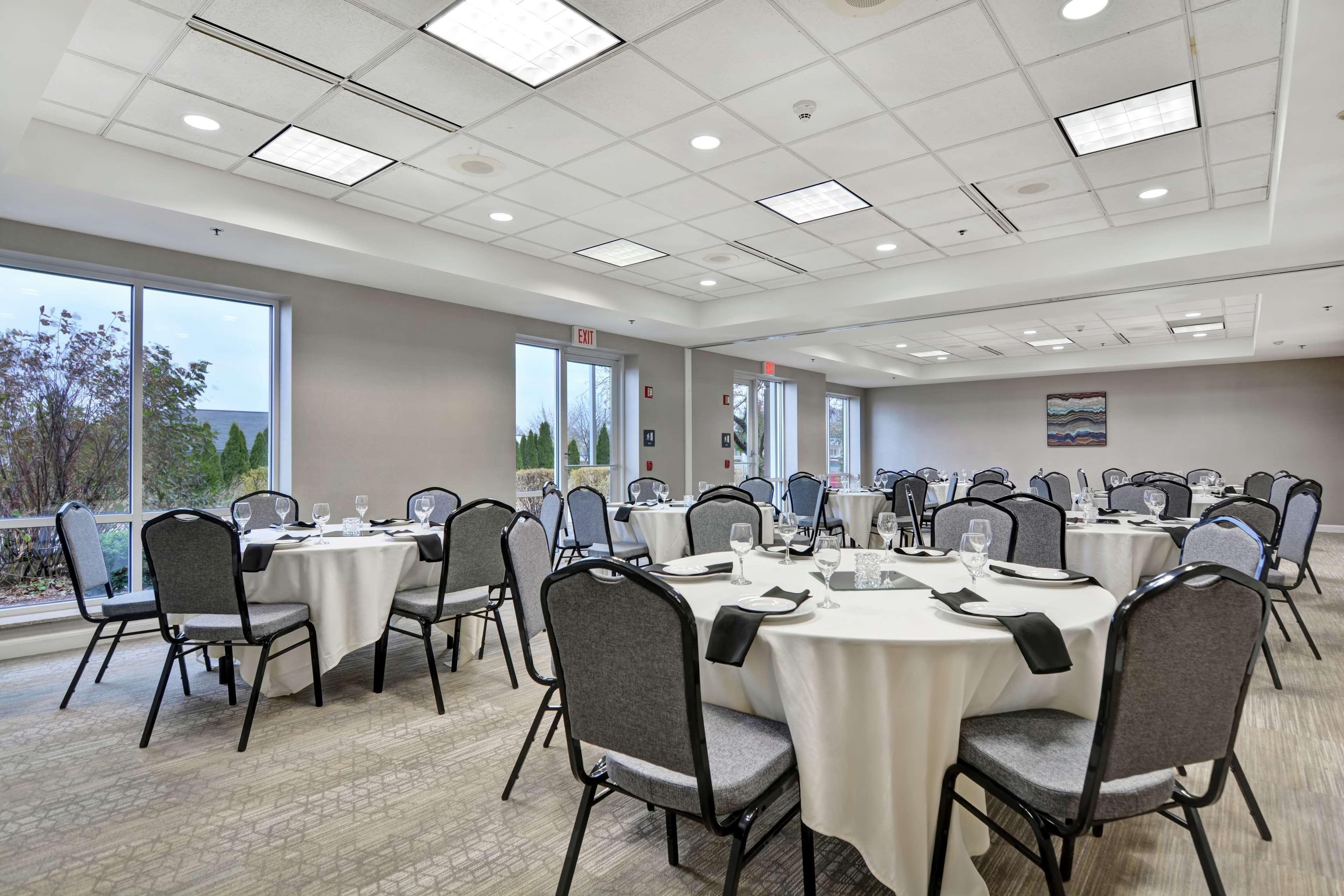 Hilton Garden Inn Appleton/Kimberly Bagian luar foto