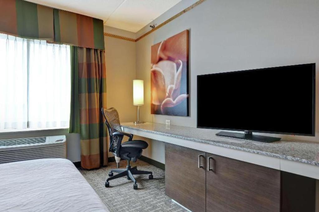 Hilton Garden Inn Appleton/Kimberly Bagian luar foto
