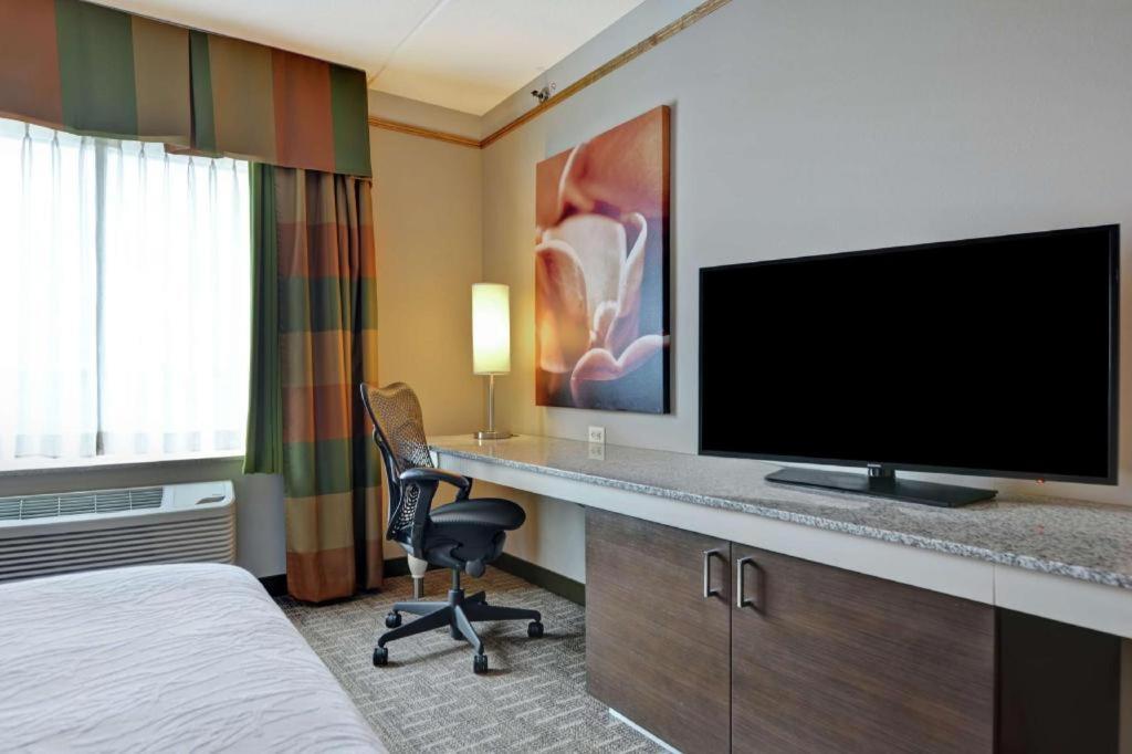 Hilton Garden Inn Appleton/Kimberly Bagian luar foto
