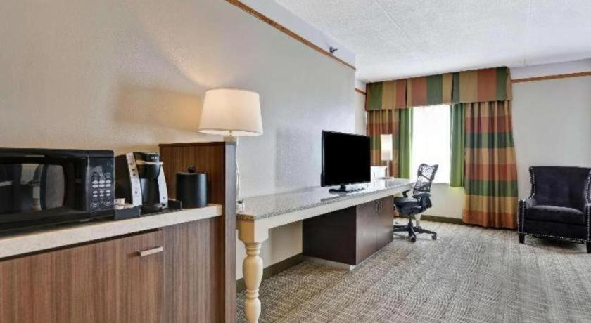 Hilton Garden Inn Appleton/Kimberly Bagian luar foto